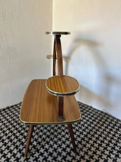 Porte Plante En Formica Vintage 3 Plateau Couleur Brun Scoobidoo Jaune -Jardin Fournitures Boutique 0304d564 7e04 4797 a5ed 21b3a4a88129