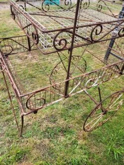 Ancienne Charette De Fleuriste -Jardin Fournitures Boutique 08cb69e6 2404 4475 a20c 6f1cba6d49f7