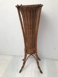 Porte Plante En Bambou Et Osier Des Années 60 24 Porte Plante En Bambou Et Osier Des Années 60 -Jardin Fournitures Boutique 0a686b90 386d 4ebd af57 a78881a82db9