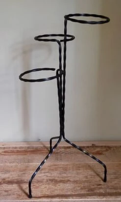 Porte-plantes En Fer Forgé Tripode Années 50, Avec Trois Cache-pots -Jardin Fournitures Boutique 0b314b29 1af1 448d 93db 827912a64919