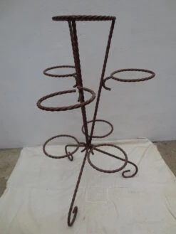 Porte Plantes En Métal De Couleur Marron Brun Capacité 7 Pots -Jardin Fournitures Boutique 142f33e1 c975 4542 bdba b6fa5c416d3c