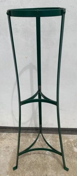 Porte-plante Ou Jardinière Tripode En Métal -Jardin Fournitures Boutique 16db14dd b3c6 460b a5c8 27c4011d47fe