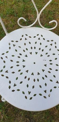 Salon de jardin composé d une table tripode démontable (3 vis) -Jardin Fournitures Boutique 1751354b 1fca 4e90 a76e 9b6d8ca4d3e6