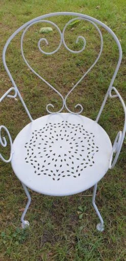 Salon de jardin composé d une table tripode démontable (3 vis) -Jardin Fournitures Boutique 17871b8c 35ee 4cb0 97ac 9853db8289fc