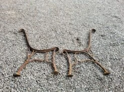 Ancienne Paire De Pieds De Banc De Jardin En Fonte -Jardin Fournitures Boutique 1813a4f9 cda0 47f7 9ba6 465ab74f6480