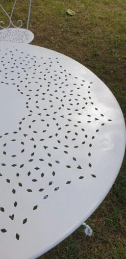 Salon de jardin composé d une table tripode démontable (3 vis) -Jardin Fournitures Boutique 181c958e 51fd 4cf0 b6a7 cb43929217df