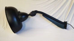 Ancienne Lampe Ovale D'éclairage Public Déclassée De La Ville De Paris Fabriquée Par Saunier Duval -Jardin Fournitures Boutique 1984fec2 d64a 4668 bce7 df09828f2393