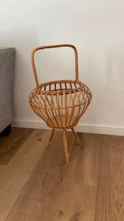 Porte Plante Ou Porte Revues Tripode En Rotin Vintage 1950 -Jardin Fournitures Boutique 1b52f61a 2f43 4a69 a5ce 9a7f83c83707