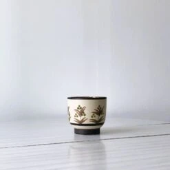 Pot De Fleurs En Céramique Orné De Décorations Florales Très Colorées TBE. -Jardin Fournitures Boutique 1cbbc41c c38b 4464 86f8 a51f23370ee9