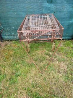 Ancienne Charette De Fleuriste -Jardin Fournitures Boutique 209332a7 d42a 4c65 8471 0a0df1cc0026