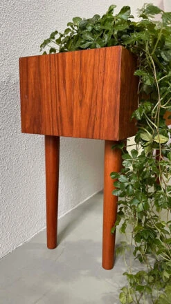 Boîte à Plantes Vintage En Teck -Jardin Fournitures Boutique 22048a5d 6889 44e4 b082 7222a2de6e10