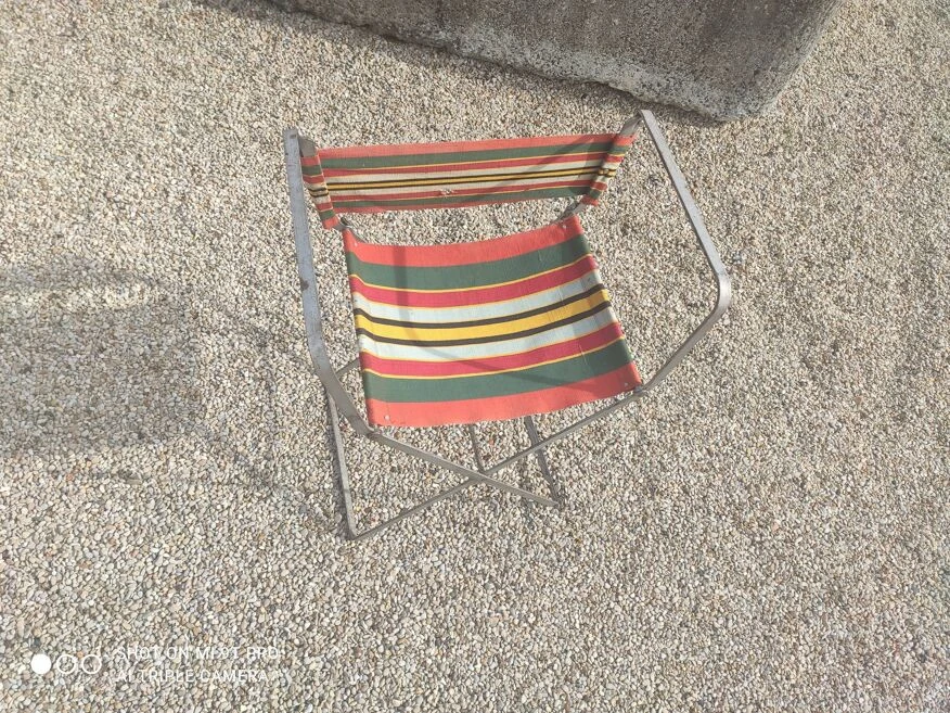 Chaise Pliante Vintage En Métal Avec Tissu D'origine 5 Chaise Pliante Vintage En Métal Avec Tissu D'origine – Image 3