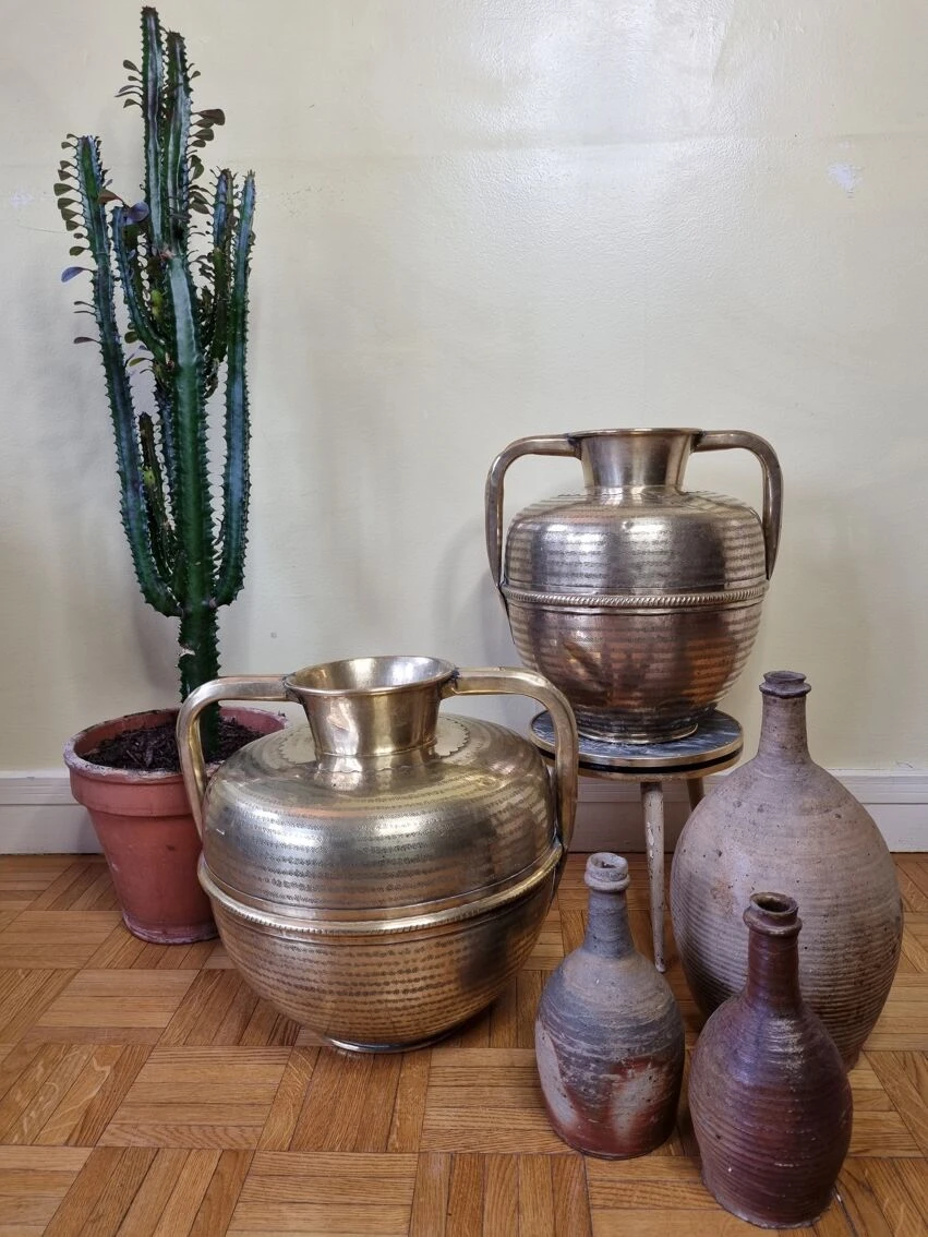 Paire De Jarres En Laiton à Double Anses Artisanat Marocain 14 Paire De Jarres En Laiton à Double Anses Artisanat Marocain – Image 12