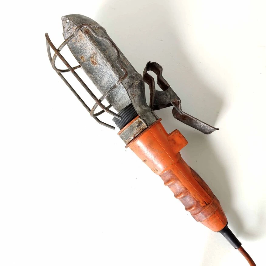 Lampe Baladeuse D’atelier Industrielle Orange 9 Lampe Baladeuse D’atelier Industrielle Orange – Image 7