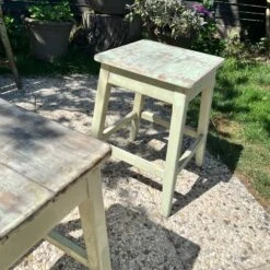 Banc De Jardin En Fer Et Bois Et Ces 2 Tabourets En Bois -Jardin Fournitures Boutique 25f0d070 a171 4b9a 9a02 6f05cde7c09f