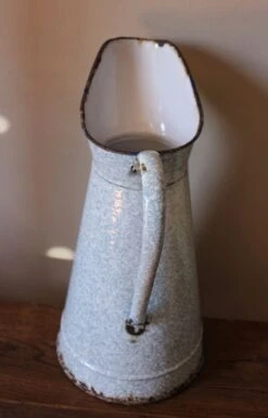 Broc Tôle émaillée Bleu Chiné -Jardin Fournitures Boutique 2968a7c7 9f7f 4274 a377 e2ca9ef48e0e