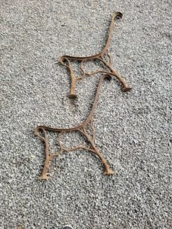 Ancienne Paire De Pieds De Banc De Jardin En Fonte -Jardin Fournitures Boutique 2d0d0231 5b3f 473e 8f6b cdef0cc0a338