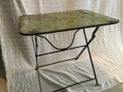 Table En Fer Rivetée Pliante -Jardin Fournitures Boutique 31a65ba2 49b3 4936 a101 3b1a99abde87