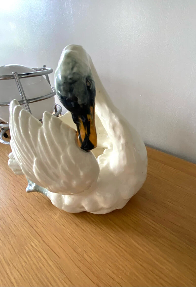 Cygne En Céramique Cache Pot Antique Design Barbotine Vide Poche Ancien 5 Cygne En Céramique Cache Pot Antique Design Barbotine Vide Poche Ancien – Image 3