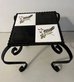 Porte Plante Fer Forgé Et Carreaux De Faïence Motif Oiseaux -Jardin Fournitures Boutique 3307c516 5a1f 49bd 9659 b13f5cd051f6