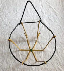 Support Plantes Vintage Années 60 Fer Jaune Et Noir -Jardin Fournitures Boutique 37f89d19 1426 49f1 9f50 6f9ddd8f5fd2