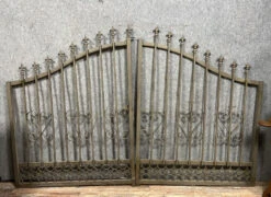 Portail En Fer Décapé époque XXème Décors à La Fleurs De Lys Et Entrelacs -Jardin Fournitures Boutique 3b05758a d58b 4261 b949 854ebba14b3b