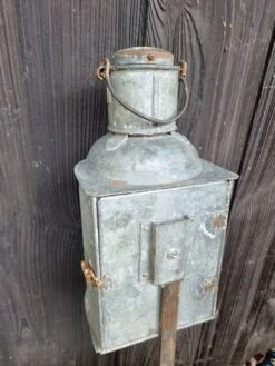 Ancien Fanal Lanterne Bateau -Jardin Fournitures Boutique 3b650daa 6b46 4f01 bf0c 6a26235d2ee8