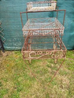 Ancienne Charette De Fleuriste -Jardin Fournitures Boutique 3be36a1a a9bb 4fc3 8782 31e866838516