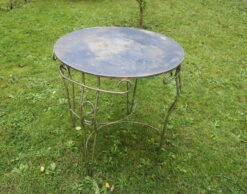 Table De Patio De Jardin Peinte Du Milieu Du Siècle, Années 1950 -Jardin Fournitures Boutique 4148e03c 3239 4af6 a54d 8f71c8f4ccdd