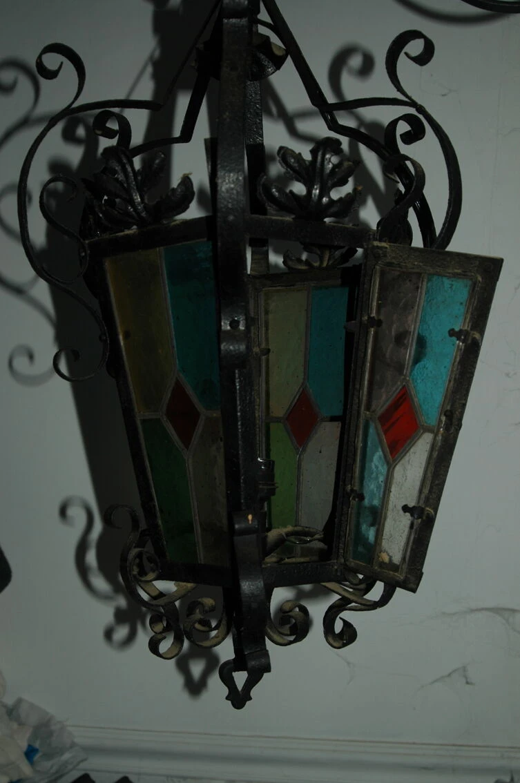 Lanterne Vitrail Néo Gothique Fer Forgé 6 Lanterne Vitrail Néo Gothique Fer Forgé – Image 4