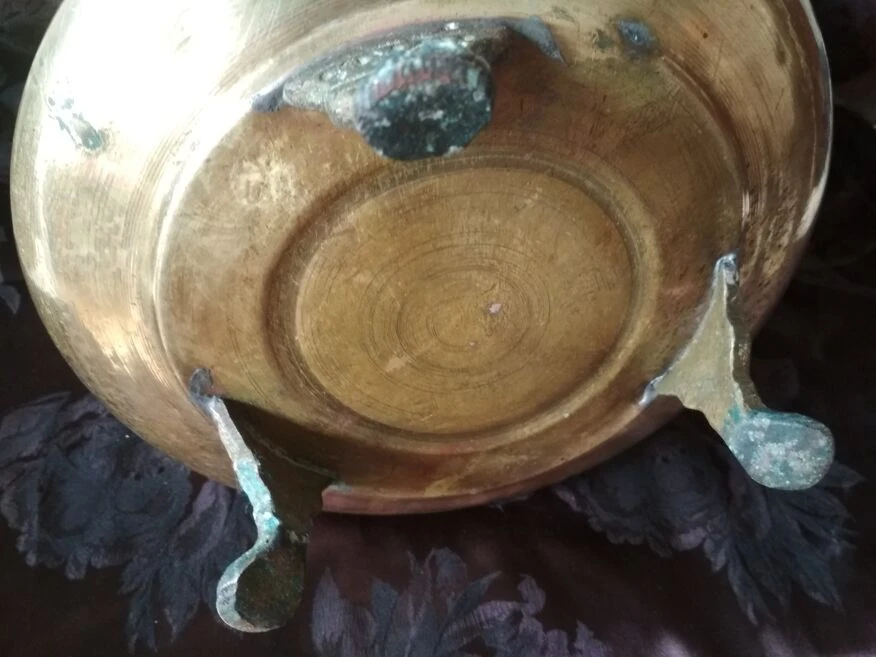 Chaudron Tripode En Cuivre Et Bronze 12 Chaudron Tripode En Cuivre Et Bronze – Image 10