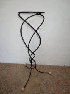 Porte Plantes Ou Fleurs En Fer Forgé Noir De Forme Hélicoidale 11 Porte Plantes Ou Fleurs En Fer Forgé Noir De Forme Hélicoidale -Jardin Fournitures Boutique 4ab1e0dd eccb 46e1 932c a94a3bf63456