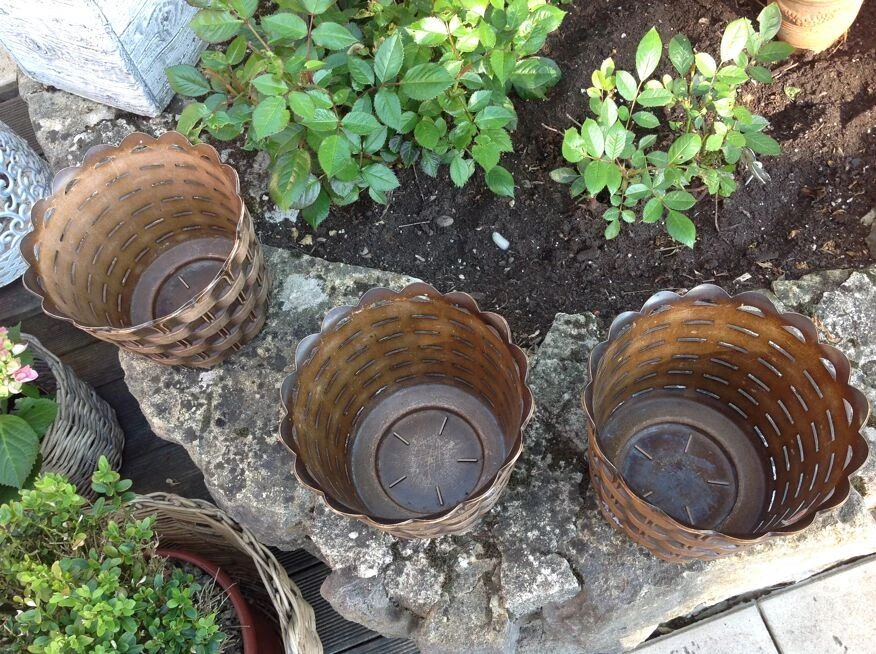 Suite De Trois Cache-pots Imitation Osier Tressé Par Emsa Vintage Années 60-70 11 Suite De Trois Cache-pots Imitation Osier Tressé Par Emsa Vintage Années 60-70 – Image 9