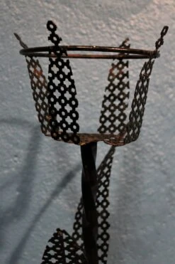 Porte Plante "fleur" Métal Perforé 1950 -Jardin Fournitures Boutique 59ac214f 0ff0 4d02 9ef4 2f4877c2560f