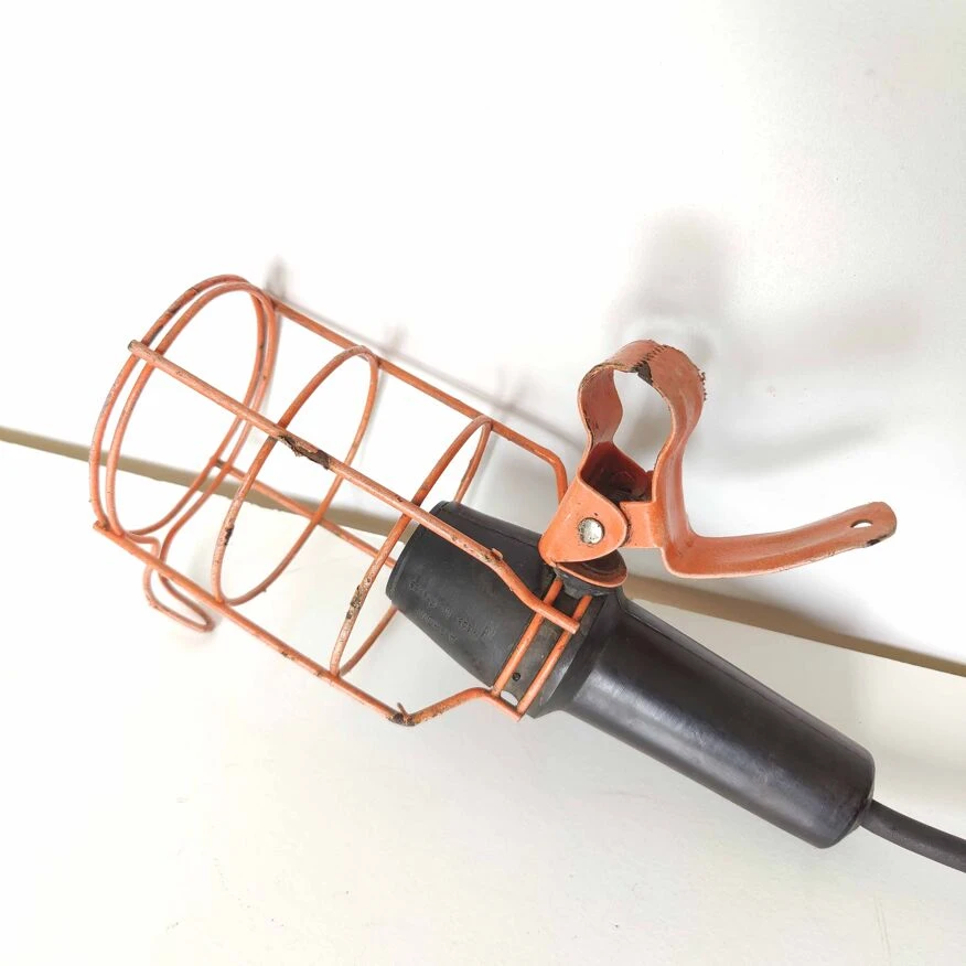 Lampe Baladeuse D’atelier Industrielle Métal Orange Atrow 4 Lampe Baladeuse D’atelier Industrielle Métal Orange Atrow – Image 2