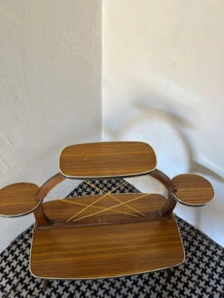 Porte Plante En Formica Vintage 3 Plateau Couleur Brun Scoobidoo Jaune -Jardin Fournitures Boutique 5ccb94cd 3fba 41e5 8153 fdfc9c73f5de