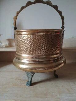 Chaudron Tripode En Cuivre Et Bronze 24 Chaudron Tripode En Cuivre Et Bronze -Jardin Fournitures Boutique 5fe9119f 9a05 4878 afe6 61b622b0c7dd