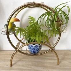 Porte Plantes Vintage En Métal Doré -Jardin Fournitures Boutique 601b4bee 9f96 40a3 a164 b7a184631483