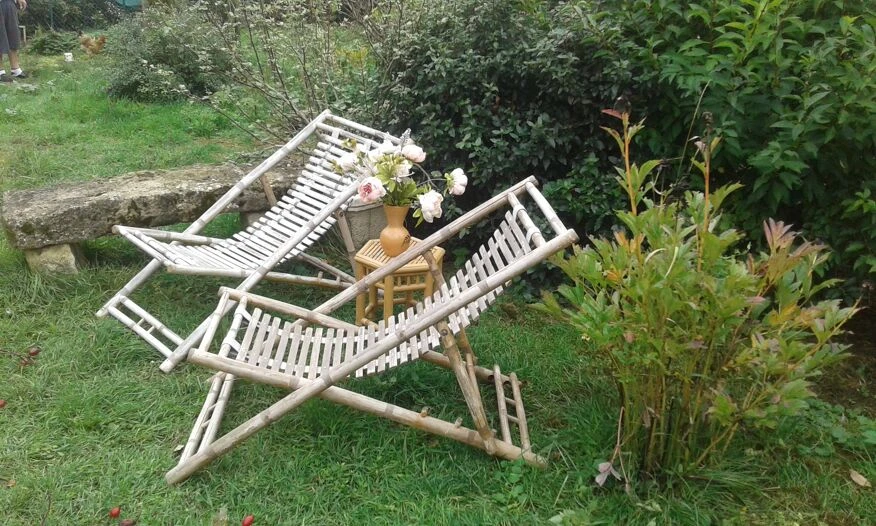 Lot De Deux Chiliennes En Bambou Vintage Avec Sa Table D'appoint 5 Lot De Deux Chiliennes En Bambou Vintage Avec Sa Table D'appoint – Image 3