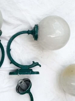 Applique D'extérieur En Fonte D'alluminium, Avec Boule Plastique -Jardin Fournitures Boutique 63711d71 4b0a 466a 8e64 a440fb269d91