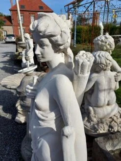 Statue Femme Diane Chasseresse En Pierre Reconstituée -Jardin Fournitures Boutique 68506f32 f36e 4506 bbbd 336a47e8b225