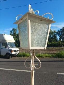 Lampadaire De Jardin En Fer Forgé Style Romantique Vers 1960 -Jardin Fournitures Boutique 68be2533 8d66 464e b2b2 10be5ccbddf3