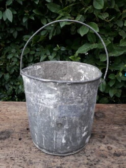 Seau En Fer -Jardin Fournitures Boutique 6931508a 0a75 4f04 826b 9e10fd0ea448