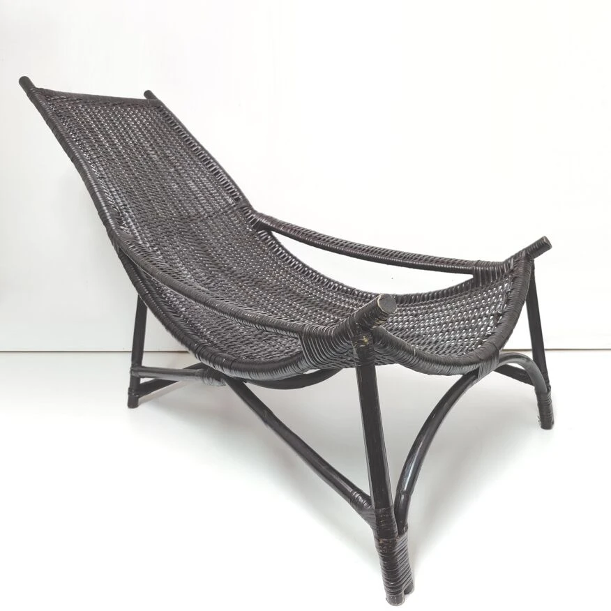 Chaise Longue Transat Vintage En Rotin Noir 4 Chaise Longue Transat Vintage En Rotin Noir – Image 2