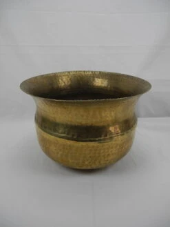 Cache Pot Laiton Doré Martelé Old Brass Flowers Pot -Jardin Fournitures Boutique 6d0c639c 1479 4868 8bd4 da4309891aba