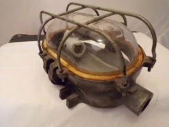 Applique Hublot Industrielle Années 50 -Jardin Fournitures Boutique 711e1404 4383 45bb ab87 0782068737cf