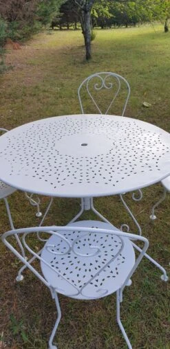 Salon de jardin composé d une table tripode démontable (3 vis) -Jardin Fournitures Boutique 7397fde9 9070 4381 b524 07030fee453c