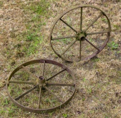 Roues En Fer D'engin Agricole Vintage -Jardin Fournitures Boutique 7b07d02a b824 4de5 9201 a176cc6caa16