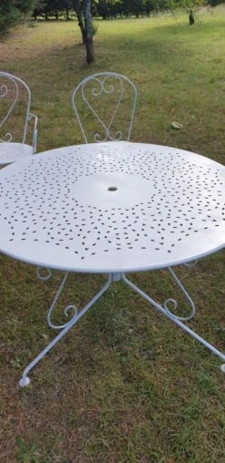 Salon de jardin composé d une table tripode démontable (3 vis) -Jardin Fournitures Boutique 7c7c95ae 1c49 4b07 9dc2 9e0e72ec718e