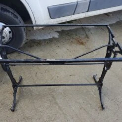 Table Pied Fonte Dessus Marbre Gris -Jardin Fournitures Boutique 7c7f5a46 2605 4994 b11e b605467c1396